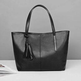 Вечерние сумки Простая черная большая сумка Женская сумка через плечо из искусственной кожи Сумка большой емкости Модная однотонная сумка с ручкой для покупок Женская сумка 231204