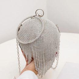 Bolsos de noche Diamantes de astilla Bola redonda de diamantes de imitación para mujeres 2024 Moda Mini Borlas Bolso de embrague Señoras Anillo Bolso Embragues