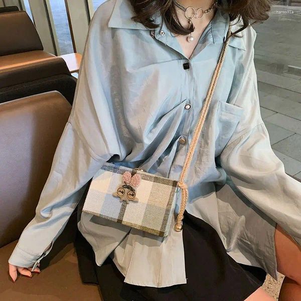 Bolsas de noche Bolso pequeño Mujeres 2023 Crossbody Estudiantes femeninos Versión coreana Versátil Un hombro Cuadrado Caja linda Chic