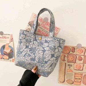 Sacs de soirée Petit sac à main Femme Nouveau Haut de gamme Fleur en trois dimensions Version coréenne Boîte à lunch Sortir Carry Mommy 220608
