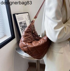 Avondtassen Zachte Crossbody Messenger Bag 2023 Winter Gewatteerde Gewatteerde Dames Designer Handtas Onderarm Schoudertas
