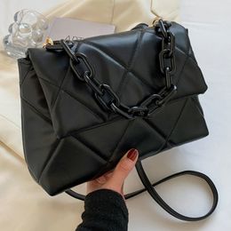 Bolsas de noite de couro PU macio crossbody para mulheres bordadas bolsa de aba de luxo com corrente de marca tendência bolsas de ombro bolsa 2023 230629