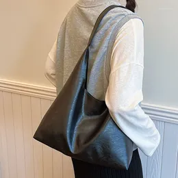 Sacs de soirée Couleur unie Femmes Grand Sac à bandoulière PU Vegan Cuir Slouch Léger Bandoulière Hasp Fermeture Style Casual Commuting