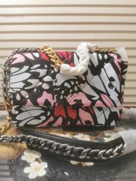 Bolsas de noite Primavera e verão Bolsa de ombro Bolsa de designer de moda feminina Bolsa transversal Três cores combinando Corrente Tendência Colocação