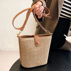 Sacs de soirée Sac d'été 2023 Femmes Paille Épaule Rotin Boho Tissé Seau Causal Dames Sacs À Main Marque Femelle Shopping Bourse Embrayage 231018