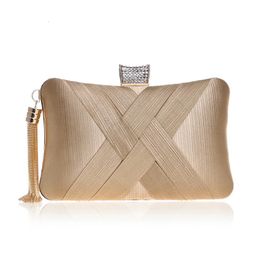 Bolsos de noche Borla Moda Bolso de mano de día para mujer Bolsos de hombro pequeños Bolso de noche de boda para fiesta femenina para mujer Monedero para teléfono 231129