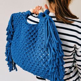 Bolsas de noche Bolsas de asas de gran capacidad Bolso de diseñador de lujo para mujeres Tejer Borla Rebordear Decorar Monedero Damas Bolsa de playa 230710