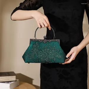 Avondtassen Vintage Diepgroene Chinese Stijl Mode Zwart Handvat Koppelingen Handtassen Voor Vrouwen Pailletten Borduren Bloem Koppeling