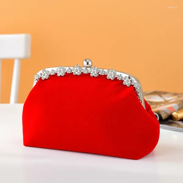 Bolsas de noche Vintage Diamante rojo Terciopelo Elegante Embragues Pequeños Monederos para mujer Fiesta de boda Bolsa nupcial Bolsos Cadena Hombro