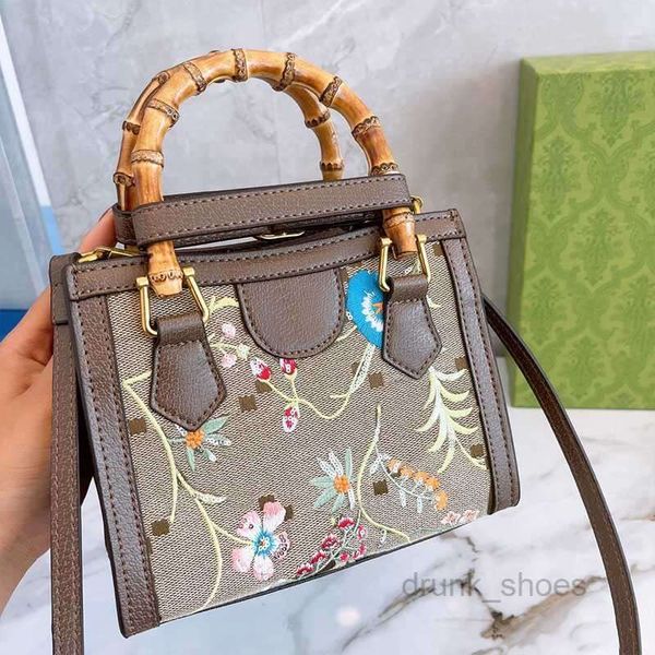 Sacs de soirée Sac fourre-tout vintage Bambou Crossbody Sacs à main Sac à main Womens 5A Qualité Femmes Shopping Sac à bandoulière Floral Letter Print Metal Hardware Sac à main Portefeuille