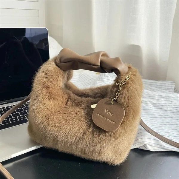 Sacs de soirée Hiver Soft Fausse Fourrure Femmes Pu Poignée En Cuir Plissé Design Lady Sac À Main Chaud Poignet En Peluche Femme Casual Sac À Bandoulière