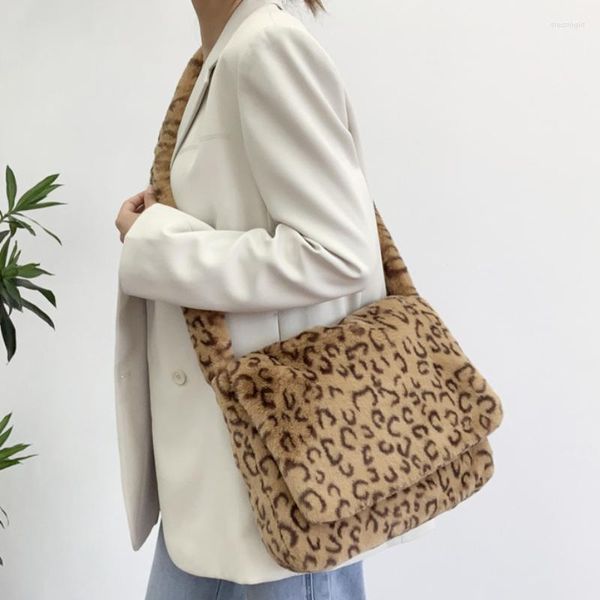 Bolsas de noche Invierno Soft Plush Messenger Bag Leopard Print Girls Fluffy Hombro Gran capacidad de piel sintética Tote Monedero Bolsos