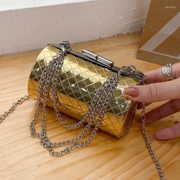Bolsas de noche en forma de barril para mujer 2023 Tendencia Metal Crossbody Malla de moda con cadena y diamantes Bolso de hombro pequeño de lujo Mujer
