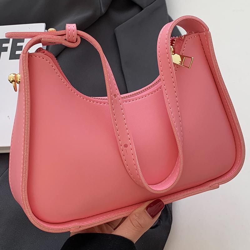 Kvällspåsar kvinnors rosa axelväska kvinnlig elegant bred rem pu läder mjuk underarm unga ladys medium estetisk handväska och handväska