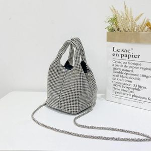 Bolsos de noche Mujeres Bling Sparkle Monedero Sea el centro de atención con un bolso brillante Aplicaciones amplias Tamaño Plata