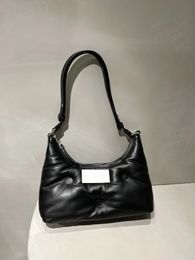 Bolsos de noche Bolso hobo de piel de oveja para mujer Esponja plisada Envoltura de axila Nube Espacio Algodón Almohada Envoltura Bolso cruzado de un solo hombro 231207