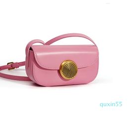 Bolsas de noche Bolso cuadrado pequeño para mujer 2023 Cuero de cuero de cuero Bolso de silla Niche Senior Sentido Paquete de cintura Solo hombro Crossbody