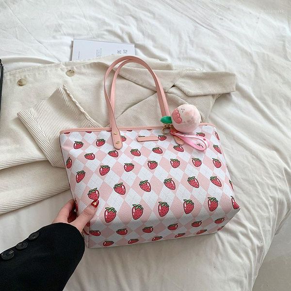 Sacs de soirée femmes sac à bandoulière fraise Designer mode cuir Pu grande capacité fourre-tout fille mignon Fruit rose Shopping dames