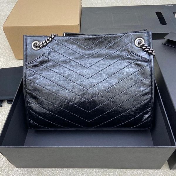 Bolsas de noche Arrugas Agarrando Aceite Cera Piel Diamante Rejilla Cadena Bolsa de asas con gran capacidad y maletín de compras de viaje de moda versátil