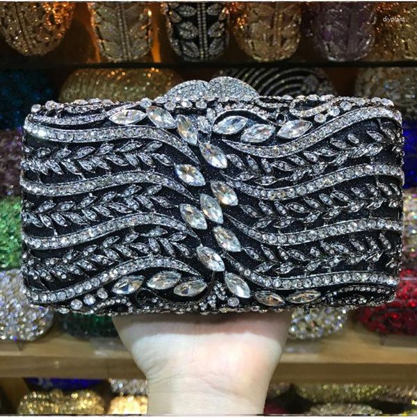 Bolsos de noche Xiyuan Bradn Black Blue Crystal Mujeres Embrague Purso Hollow Out Gold Bolso de boda embragues de metal Rhinestones Bridal.