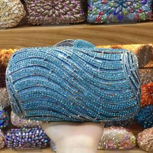 Bolsas de noche XIYUAN Rojo / Azul / Oro / Plata Mujeres Crystal Metal Embragues Bolso Diamante Nupcial Boda Bolso de embrague Monedero