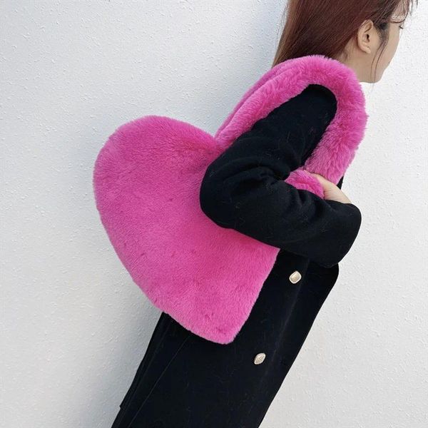 Bolsas de noche Y2K Love Hearts Plush Mujeres Hombro Diseñador Fluffy Faux para bolsos de lujo Big Tote Monederos de invierno Bolso femenino 2024