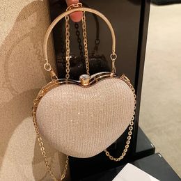 Pochette de soirée femmes brillant sac à main en forme de coeur en métal embrayages mode chaîne épaule bandoulière luxe dame sac à main 240318
