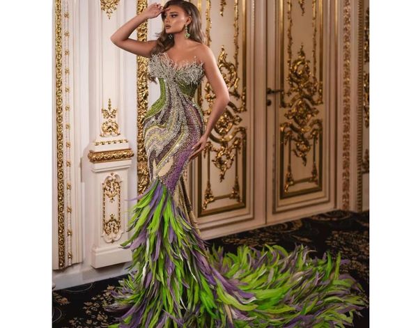 Robe de soirée Kylie Jenner Longue robe verte chérie sirène sans bretelles plume jermaid argent cristaux Yousf Aljasmi Kim Kardashian Women Tissu Kylie Jenner