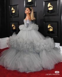 Robe de soirée Met Gala Grey Ball Robe Kylie Jenner Vestido de Fiesta Abito da Ser Das Abendkleid Die Die Silver sans bretelles Nigeria Nigeria Yousef Aljasmi