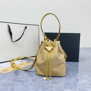 Robe de soirée Mini sac seau brillant diamant fourre-tout mode femmes une épaule sac à bandoulière luxe sacs de créateurs Triangle Sequin fourre-tout de haute qualité