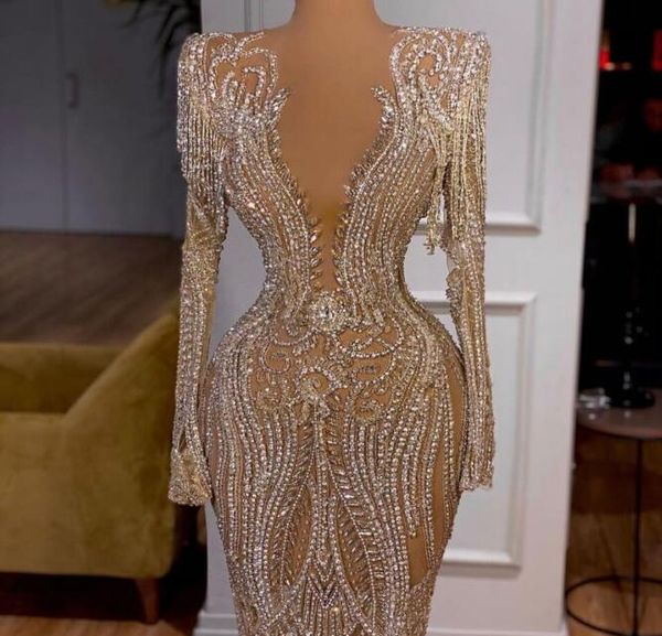 Vestido de noche ropa de mujer Balqeesfathi Nawalelzoghbi Cuentas de cristal Cuello alto Escote en V Manga larga Sirena Cuentas de cristal plateadas Yousef aljasmi Myriam fares