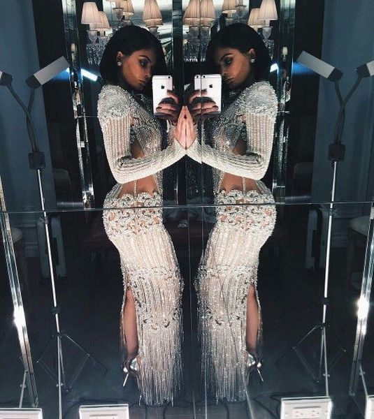 Robe de soirée Ziadnakad Yousef aljasmi Silver Crystal Gland à manches longues Zuhair murad Kim kardashian Kendall Jenner 032