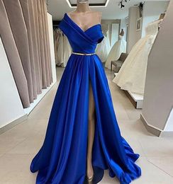 Robes de soirée bleu royal une ligne robe de bal fête nouveau personnalisé grande taille à lacets fermeture éclair une épaule sans manches satin cuisse-haute fentes