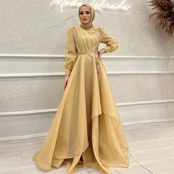 Vestidos de noche Arabia Saudita Champán Vestido de fiesta de graduación Formal Tallas grandes Cremallera personalizada Nuevo Una línea Musulmán Manga larga Apliques de organza con cuentas