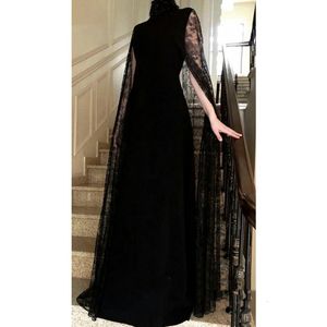 Avond elegante Dubai zwarte jurken met kanten cape mouwen hoge nek een lijnvloer lengte eenvoudige veet formele jurk voor vrouwen