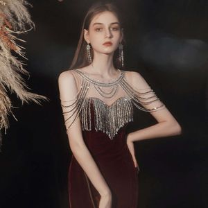 Banquet féminin du soir, mondaine, à la mode, digne et atmosphérique 2023 Nouvelle robe de performance, robe longue de fête hôte