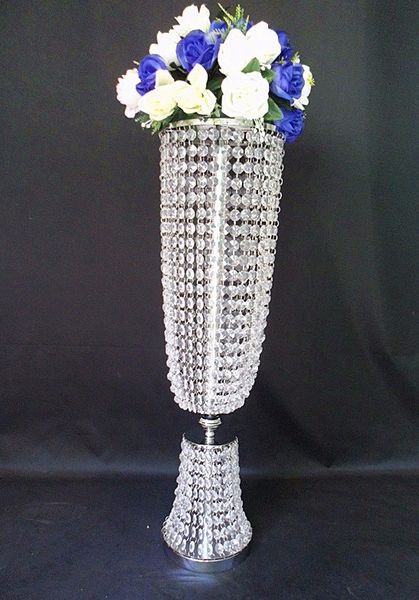 Florero de boda de trompeta de metal para decoración de eventos/carretera de plomo en forma de corazón/soportes de flores altos al por mayor