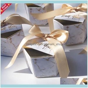 Enveloppe cadeau 50pcs / lot de style marbral cadeaux Boîte de mariage Favors et boîtes à bonbons Fournitures de fête de fête de baby-shower Pack de chocolat