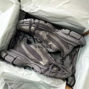 Caminar todos los días 3XL Runner Zapatos deportivos Hombres Mujeres Low-top Malla Cuero Charol Zapatillas de deporte de cuero sintético Cordones personalizados Calzado EU35-46