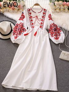 EWQ Sweet Style Y2K femmes belle robe Foreve broderie col rond pansement à manches longues robes blanches femmes printemps été 240112