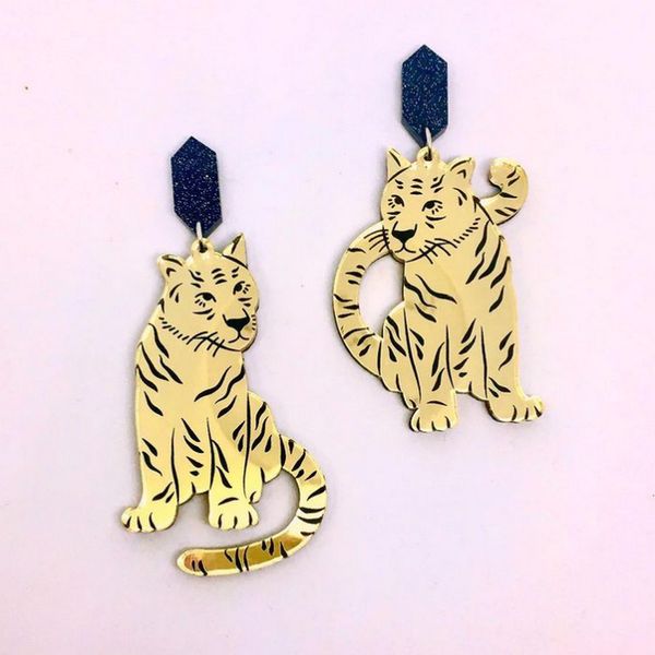 Pendientes colgantes de acrílico de tigre de simulación Irregular de Color dorado exagerado para mujeres y hombres, joyería de animales de moda, pendientes de oreja con superficie de espejo