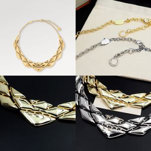 Overdreven hiphop retro diamantvormige kettingoorheuvel paleis stijl geometrische vorm oorbellen rock punk accessoires met originele stofzak doos dames sieraden