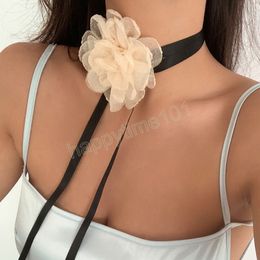 Grand collier ras du cou fleur en tissu moelleux exagéré pour femmes élégante Romance française longue large bande de tissu corde sur le cou