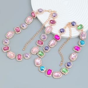 overdrijft Europese en Amerikaanse halskettingen met volledige diamanten halskettingen, geometrische glazen diamanten banketaccessoires voor dames