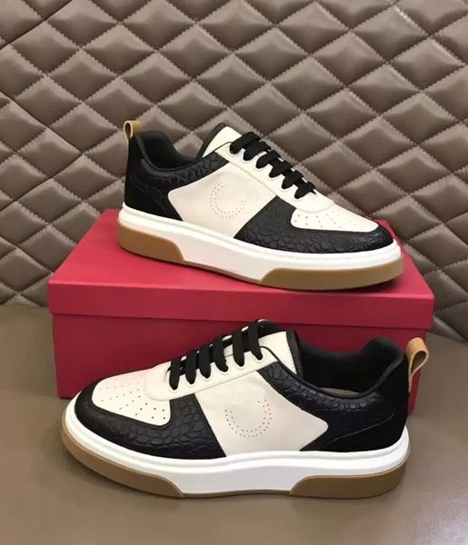 Excellent 23 Designer Gancini Hommes Baskets Chaussures Hommes Daim Grainé Cuir De Veau Baskets Remise Confort Plate-Forme Planche À Roulettes Marche