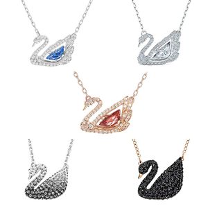 Collier de bijoux de créateurs pour femmes, fixé avec des diamants pour éclairer la clavicule, dégager un charme élégant et présenter une texture, une douceur et une élégance haut de gamme
