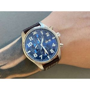 Cher Menwatch IWC Watch Mens Pilot Watches Auto Mécanique de haute qualité Uhren Super Lumin Date Watchmen Leather Strap Montre Pilot Luxe Vezc