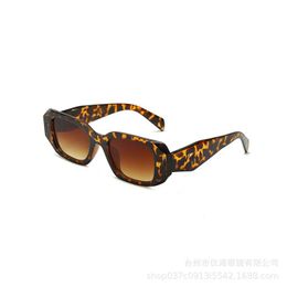 Explosions zonnebril vrouwelijk tij online beroemdheid kleine doos slanke geavanceerde zonnebril mode gepolariseerde heren UV-bril.