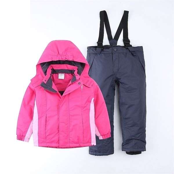 Export Europe Girl Warm Ski Suit Veste de neige et pantalon de ski imperméable Salopette bébé rembourré automne hiver coupe-vent EU 116/122 201208