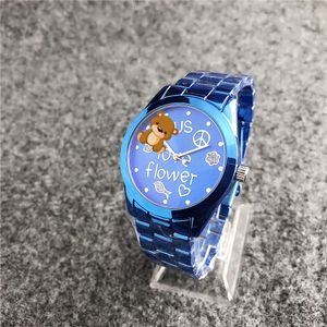 Exprimez votre amour avec cette montre-bracelet à breloques ours espagnol 2024, disponible en plusieurs options de couleurs, artisanat exquis